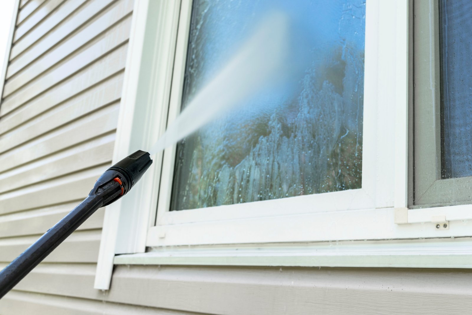 Sparkling Clean Windows: Tips and Tricks for a Streak-Free Shine